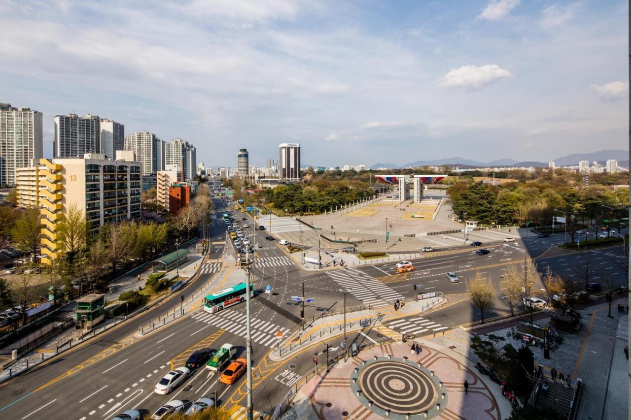 Luxury Near Olympic Park, Asan Medical Center, Lotte World Tower, Free Korean Ramen Seoul