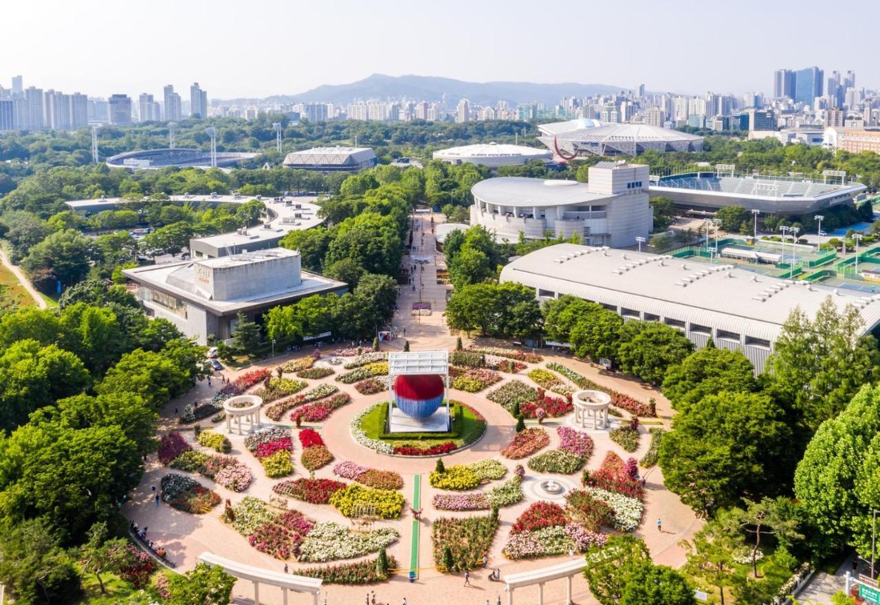 Luxury Near Olympic Park, Asan Medical Center, Lotte World Tower, Free Korean Ramen Seoul
